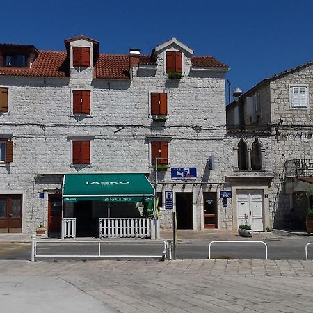 Apartments Riva Trogir Eksteriør bilde