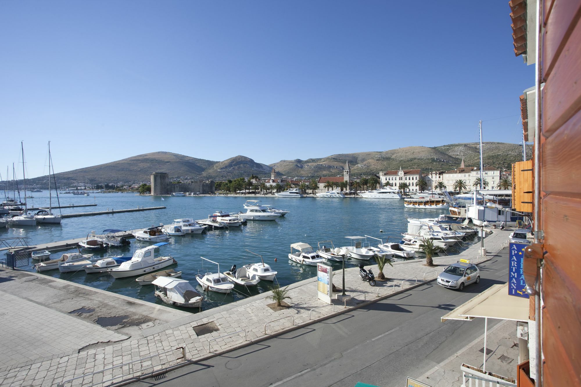 Apartments Riva Trogir Eksteriør bilde